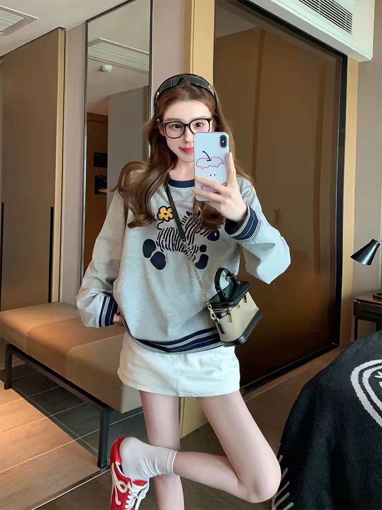 MY17053# 灰色卡通小马纯棉长袖t恤新款春秋港味复古宽松内搭上衣ins女裝貨源服裝批發