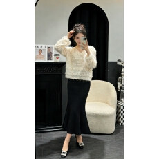 批发欧洲2025春新款时髦洋气法式小众<b class='q'>文艺</b><b class='q'>范</b>亮片装饰纯色长袖上衣女