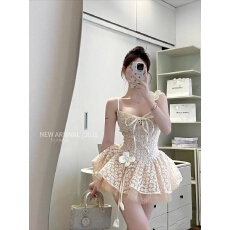 批发越南小众品牌COSHE蕾丝<b class='q'>拼接</b>吊带花朵<b class='q'>连衣裙</b>辣妹性感甜美蓬蓬裙