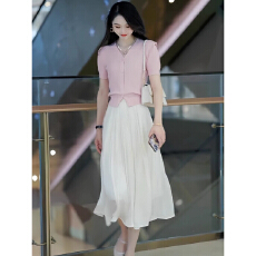 批发小个子穿搭V领冰丝针织短袖夏季新款高级感<b class='q'>修身</b>显瘦正肩开衫外套