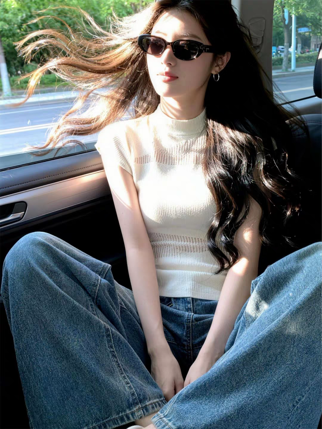 화이트 디자인 센스 마이크로 ~을 통해 몸매 가꾸기 슬림해 보이는 반팔 티셔츠 여자 2026 여름 아름다운 자이언트 잘 생긴 품격 맨위