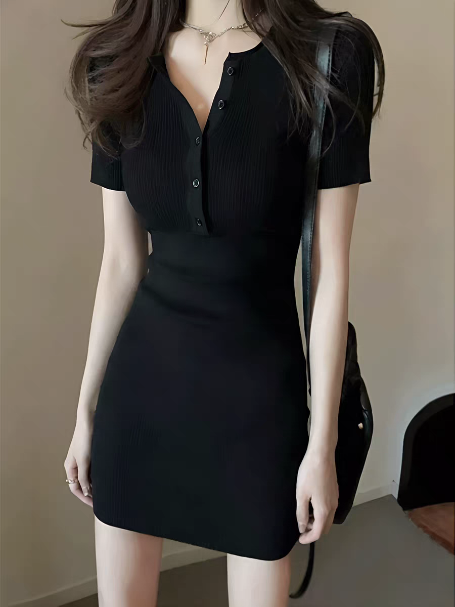 검정색 니트 드레스 아이들 여름 순수한 욕망 바람 핫걸 착용 가져 가라. 몸매 가꾸기 슬림해 보이는 고급 센스 타이트 스커트 짧은 치마