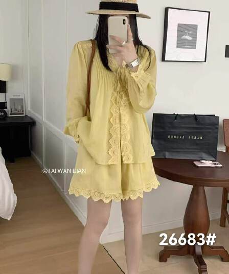 bubble 한 세대 부드러운 분위기 센스 레이스 레이스 패치워크 루즈핏 셔츠 캐주얼 반바지 주간 실크 라미 세트