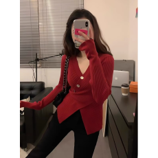 批发复古红色<b class='q'>v领</b>不规则交叉毛衣针织衫女秋冬法式打底衫别致内搭上衣