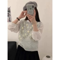 批发韩系<b class='q'>甜美</b>风立体花朵针织马甲背心女秋季新款宽松叠穿百搭毛衣马夹
