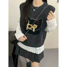 批发圆领卡通猫咪图案毛衣马甲+花边拼接长袖白色T恤两件套