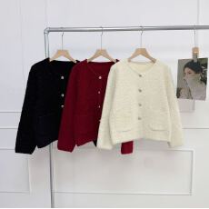 批发实拍春装新品云朵绒高级感<b class='q'>外套</b>女独特超好看短款<b class='q'>气质</b>上衣