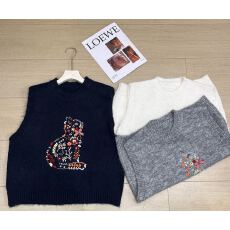 批发实拍<b class='q'>甜美</b>风刺绣猫咪针织马甲背心女秋冬新款显瘦叠穿坎肩马夹