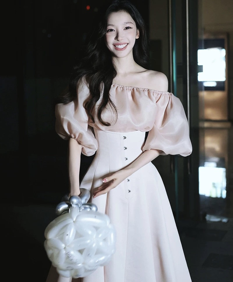 스타 일기 쉬운 꿈 링 같은 단락 프랑스식 오프숄더 오프숄더 거품 소매 드레스 품격 명문 여성 바람 여름