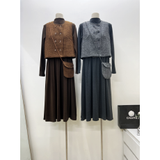 批发实拍英伦风小格背心<b class='q'>连衣裙</b>套装韩系<b class='q'>格子</b>马甲+打底裙+小斜包三件套