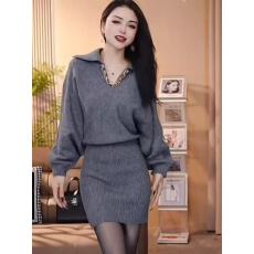 批发2025新款<b class='q'>蝙蝠</b>袖宽松V领针织<b class='q'>连衣裙</b>女气质收腰显瘦百搭毛衣包臂裙