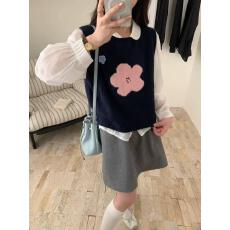 批发韩系设计感叠穿花朵针织<b class='q'>马甲</b>背心女秋冬新款宽松甜美毛衣坎肩上衣