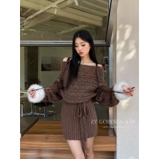 批发法式灰色一字肩针织连衣<b class='q'>裙子</b>女秋冬季毛毛袖围脖好看气质包臀短裙