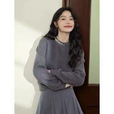批发老钱风灰色珍珠圆领针织衫女秋冬季复古毛衣内搭设计感打底衫上衣