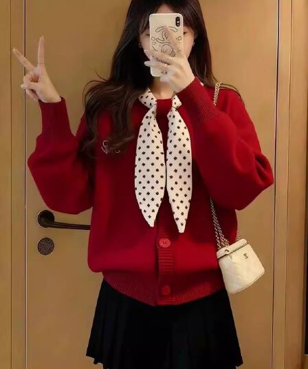한 부서 소녀 달콤한 스타일 크리스마스 분위기 센스 빨간색 니트 스웨터 여자 가을 겨울 새로운 디자인 센스 루즈핏 맨위