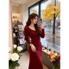 批发<b class='q'>韩国</b>新年战袍红色V领仿貂毛针织连衣裙御姐风修身显瘦高级感<b class='q'>长裙</b>