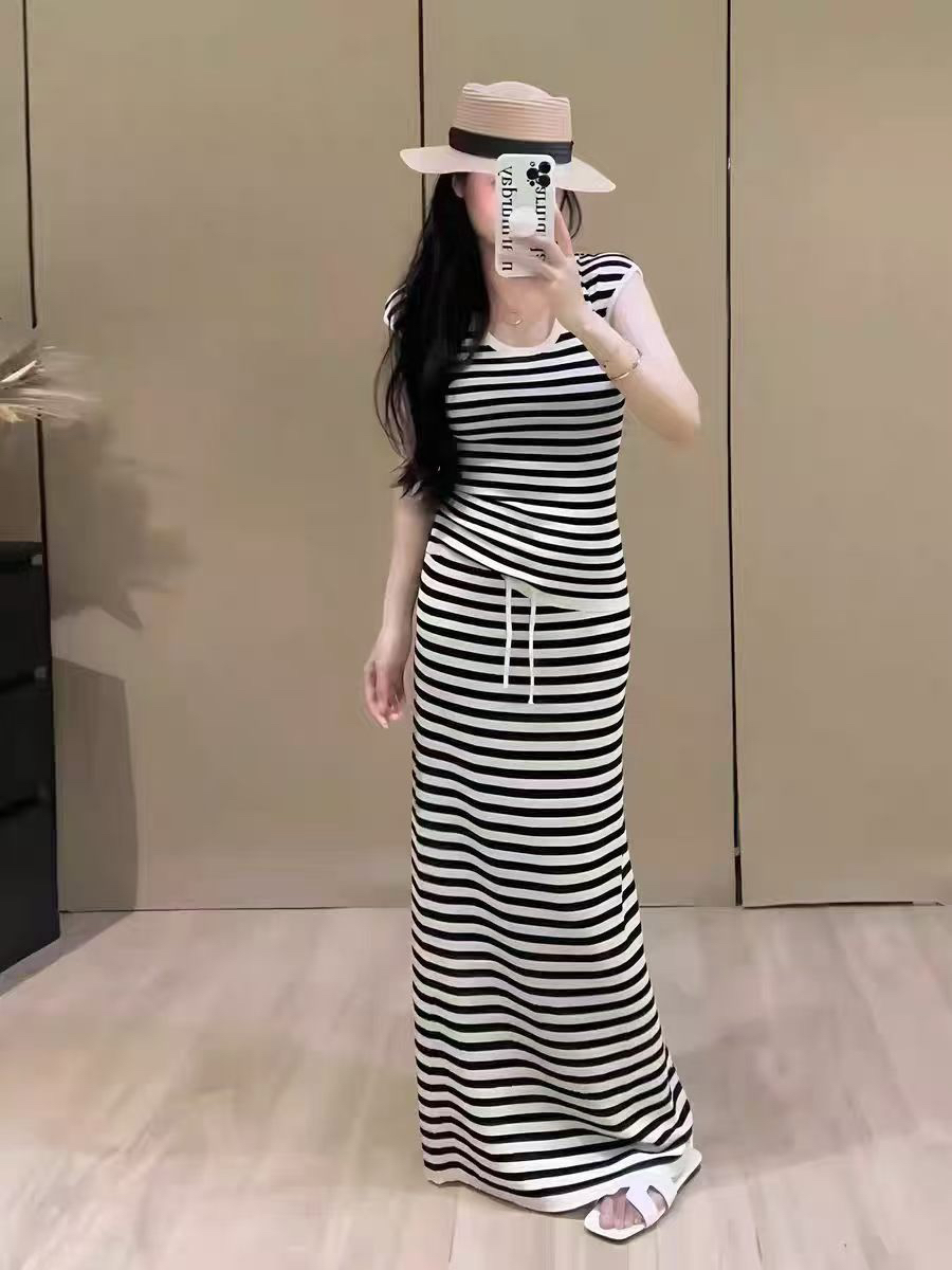 프랑스식 캐주얼 미니멀리즘 느긋한 바람 스트라이프 u 칼라 반팔 폭발 티셔츠 여성 여름 하이웨이스트 스트레이트 반신 치마 세트