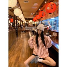 批发慵懒风红白条纹斜肩长袖内搭毛衣女装春季<b class='q'>宽松</b>显瘦露肩针织衫上衣