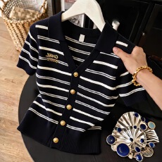 批发2026夏季新款<b class='q'>女</b>士黑色时尚高级感条纹翻领短袖<b class='q'>针织</b>衫洋气减龄上衣