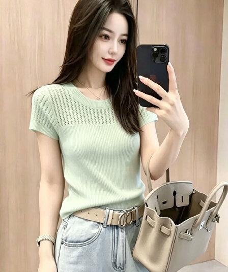 한 부서 분위기 센스 라운드 넥 홀로우 아웃 반팔 니트 맨위 2026 여름 새로운 품격 몸매 가꾸기 연령 감소 티셔츠 여성