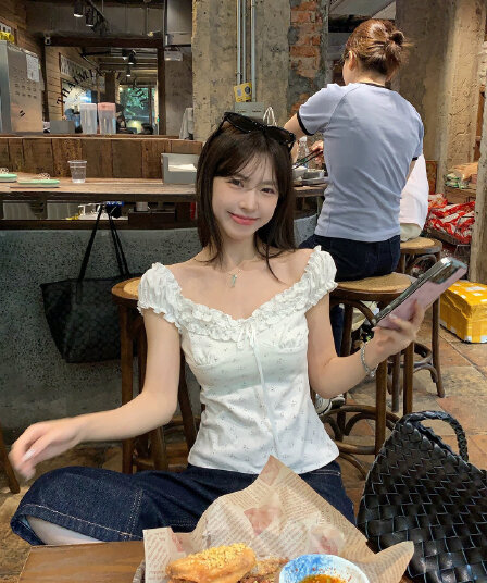 morning bloom 프랑스식 V넥 꽃무늬 반팔 티셔츠 여성 여름 한 부서 보트넥 프릴 쇼트 스타일 맨위