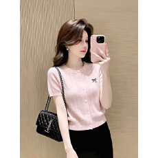 批发设计感蝴蝶结刺绣<b class='q'>针织</b><b class='q'>开衫</b>女夏季温柔风显白粉色宽松显瘦<b class='q'>大码</b>上衣