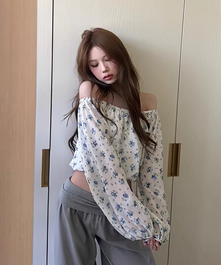 tongiiuu 마이크로 달콤한 마드리드 프랑스식 오프숄더 펌프 Pleat 꽃무늬 맨위 여성 디자인 센스 긴팔 작은 셔츠