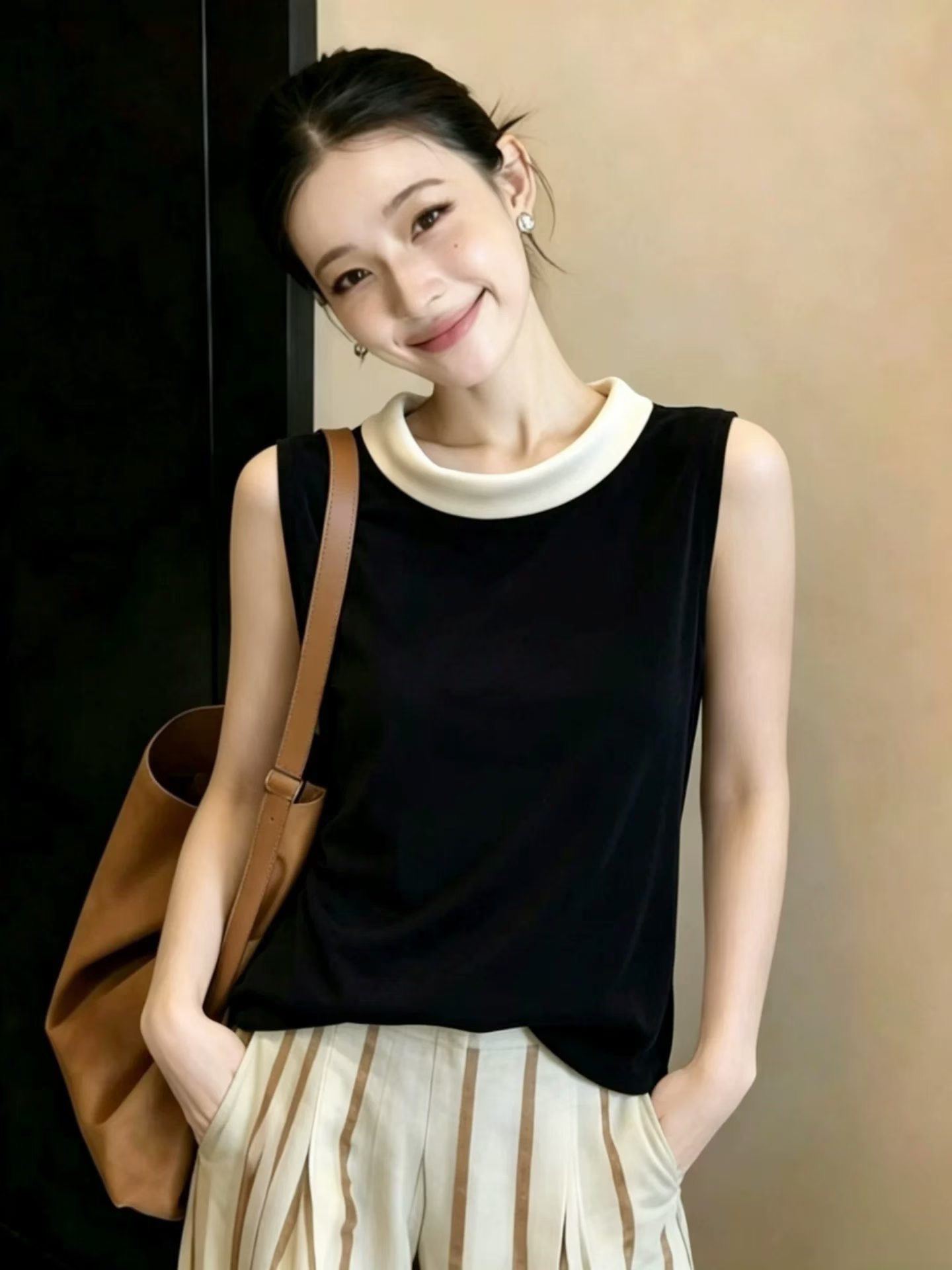 2026 새로운 프랑스식 맨위 디자인 센스 배색 칼라 민소매 여성 여름 외출용 얇은 스타일 빛 럭셔리 조끼