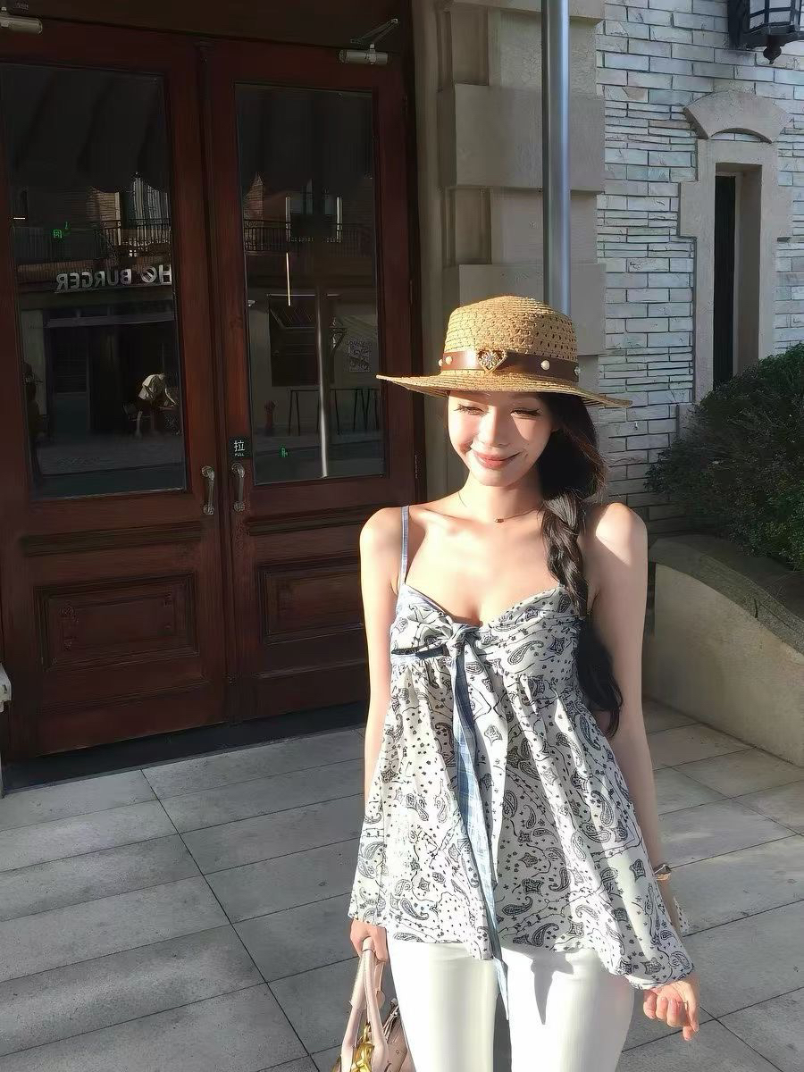 pinksoya 분말 콩 라이 경기 서울 배색 도트 무늬 나비 넥타이 루즈핏 한 마디 V넥 외출용 캐미솔