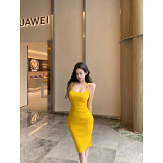 批发韩国多巴胺黄色时尚针织吊带<b class='q'>连衣裙</b>女夏季2026新款收腰无袖包臀裙
