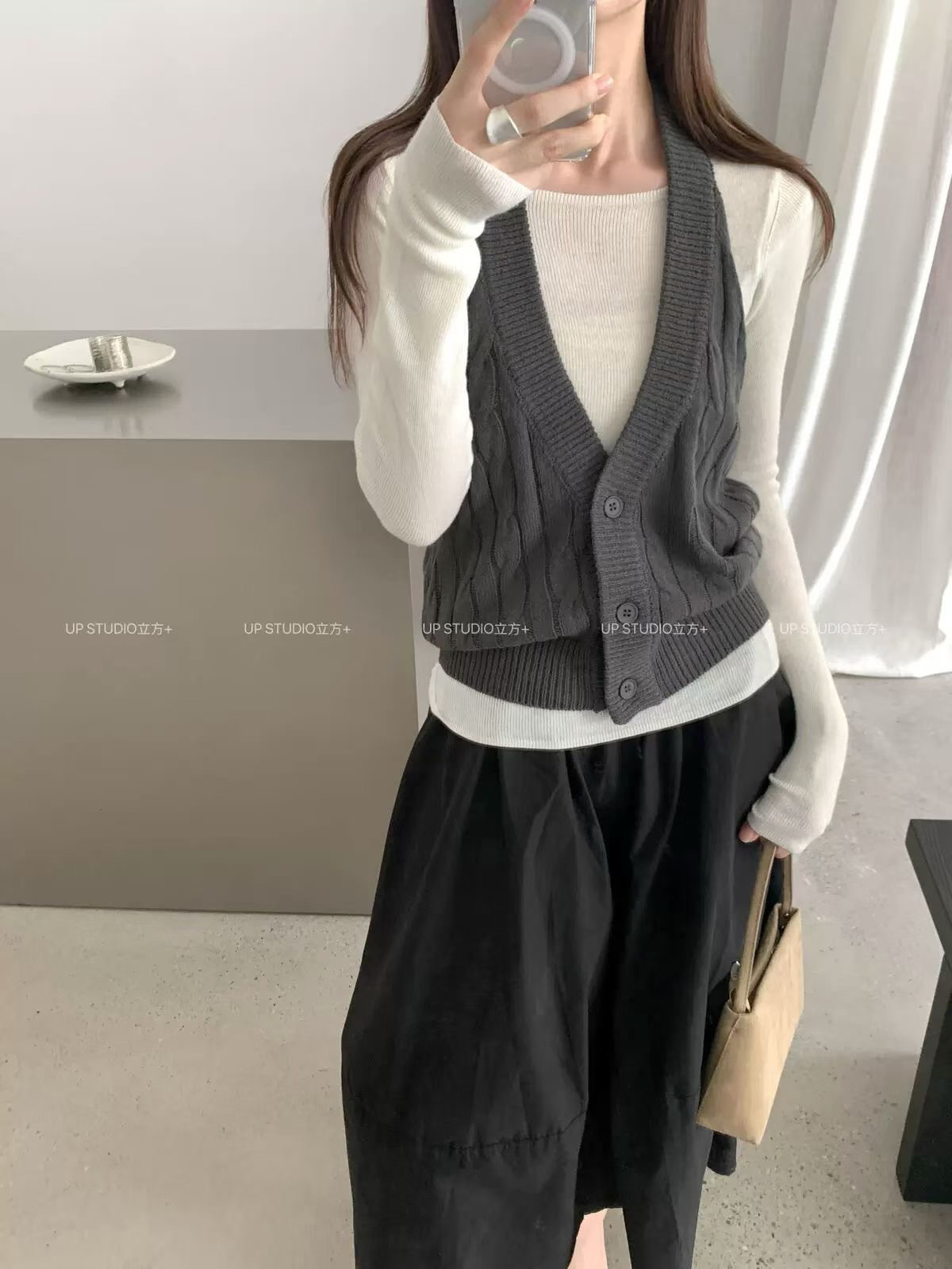 가을 켜기 새로운 인터넷 유명인 폭발 한 부서 디자인 센스 꽈배기 백리스 행침 목 조끼 니트 스웨터