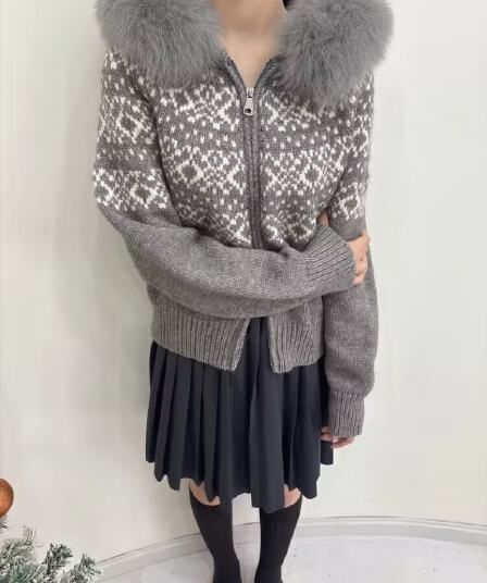 공정한 섬 2026 년 겨울 새로운 실 바늘 뜨개질 스웨터 오픈 가디건 탈착식 여우털 레트로 자카드 후드