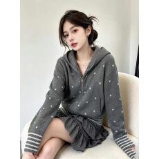 批发韩系复古波点连帽针织<b class='q'>开衫</b><b class='q'>女</b>秋季穿搭慵懒学院风撞色条纹毛衣外套