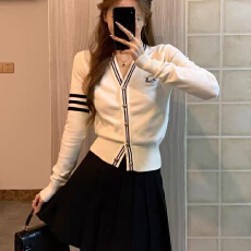 批发2026秋季新款韩版宽松显瘦V领拼色针织<b class='q'>开衫</b>女百搭毛衣外套上衣