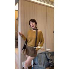 批发韩系复古波点飘带斜领露肩蝙蝠袖<b class='q'>针织衫</b>秋季女装挺懒宽松毛衣上衣