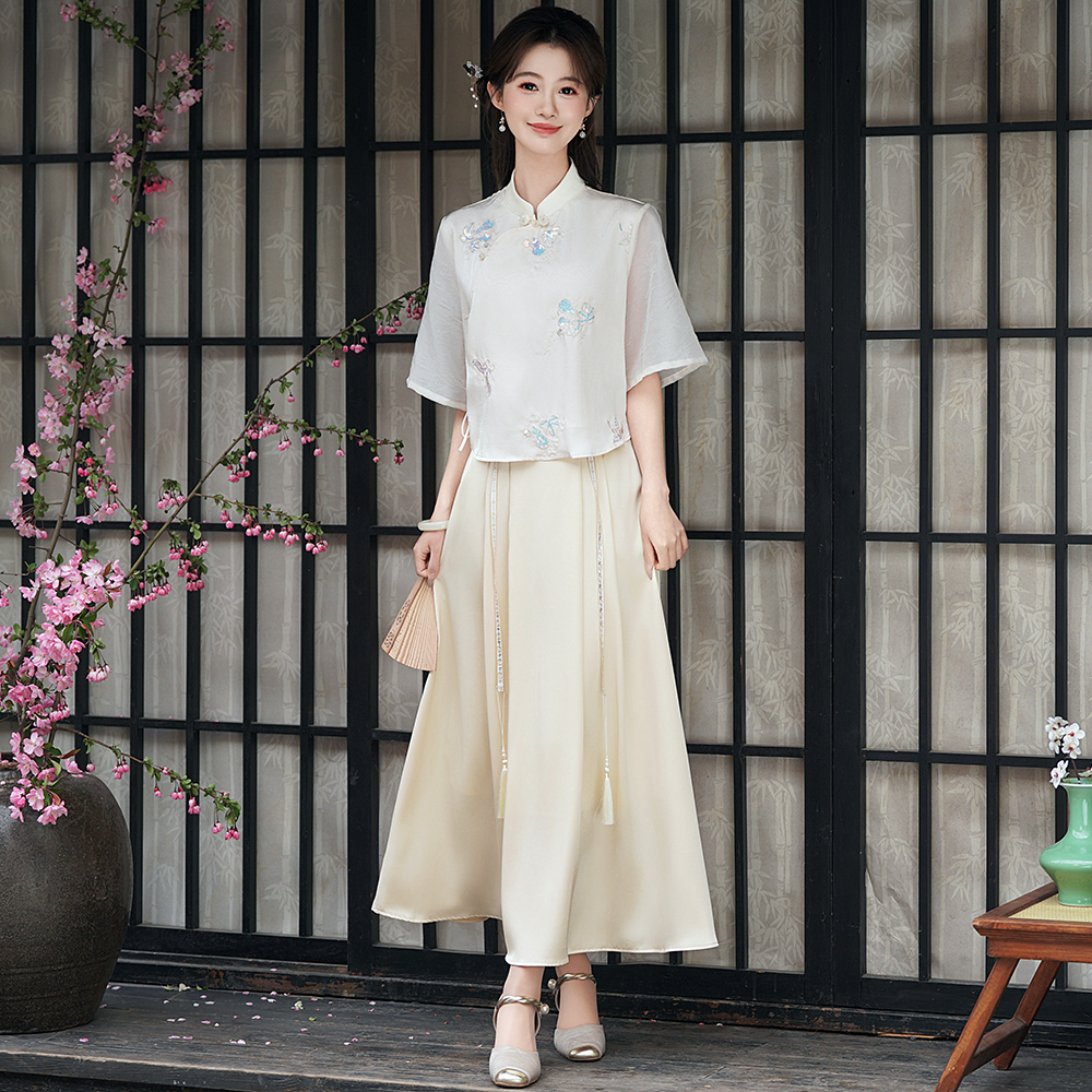 2026 여름 새로운 여성 의류 자수 7부 소매 스탠드 칼라 레트로 문예 셔츠 맨위