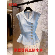 批发2026夏季甜美碎花v领蕾丝拼接修身上衣纽扣设计感优雅百搭小衫女