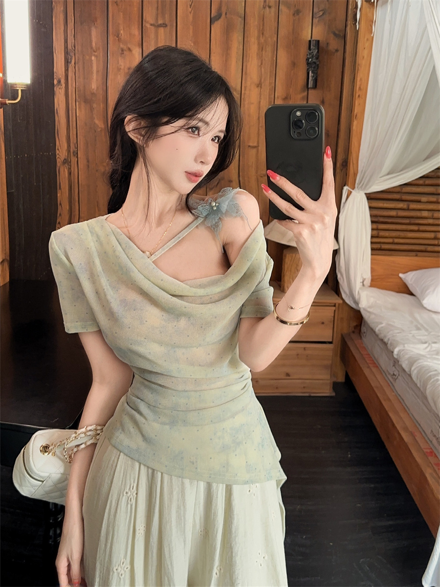 실사 정가 디자인 센스 나비 꽃 장식 망사 렌더링 불규칙 흔들다 칼라 몸매 가꾸기 슬림해 보이는 티셔츠 여성