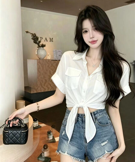 실사 정가 순수한 욕망 섹시함 핫걸 POLO 칼라 단추 스트랩 이슬 허리 반팔 단색 긍정적 인 어깨 화이트 여성 셔츠