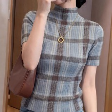 批发蓝色格子修身显瘦内搭上衣女春2026超火减龄设计感复古中袖打底衫