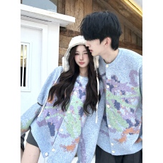 批发实拍情侣装   蜡笔风   小众涂鸦设计开衫毛衣   男女同款<b class='q'>针织衫</b>