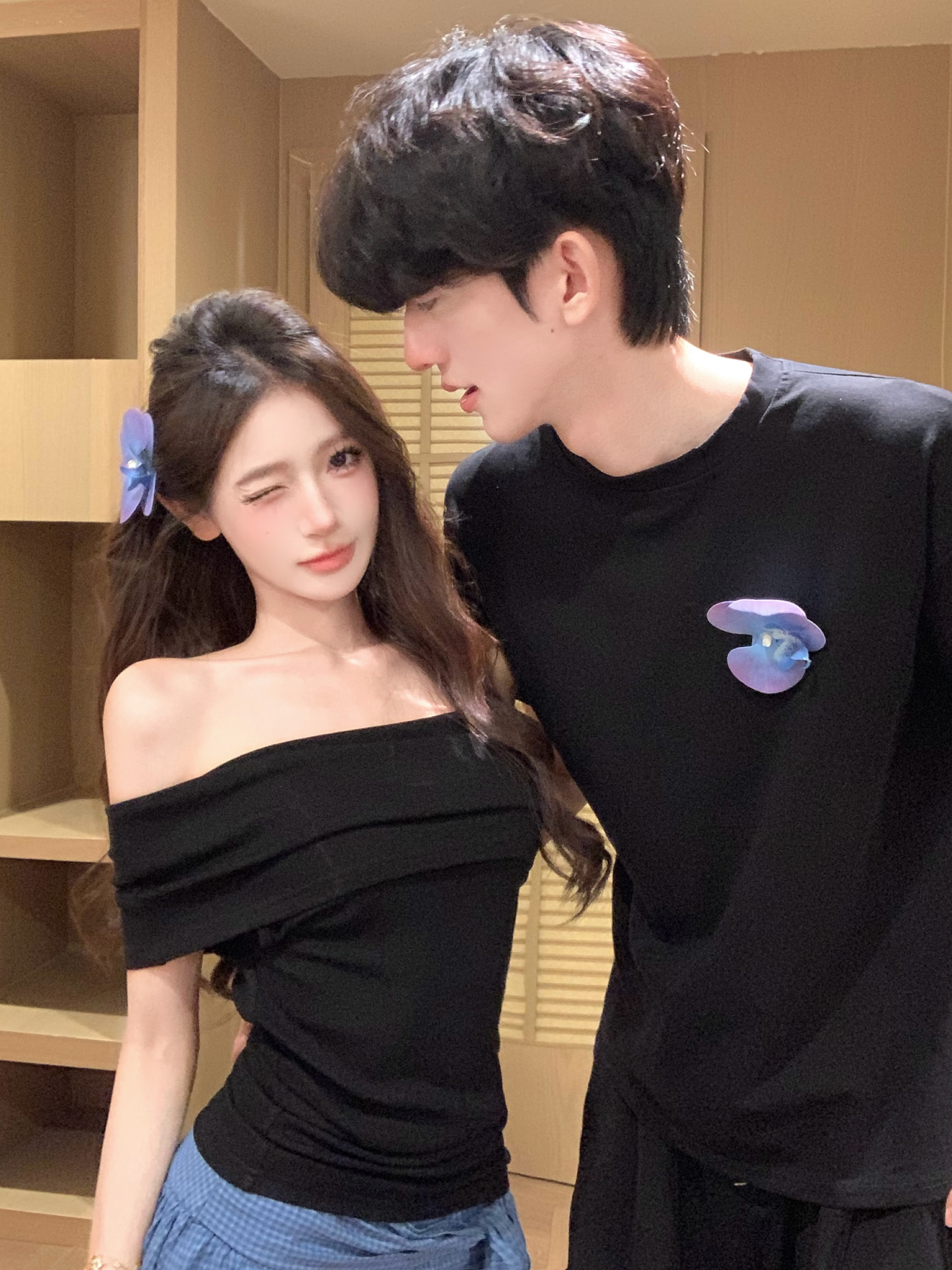 실사 커플룩 프랑스식 작은 대중 디자인 센스 오프숄더 반팔 하이웨이스트 스트랩 블루 그리드 롱 스커트