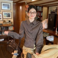 批发咖色格纹收腰<b class='q'>衬衫</b>上衣女早秋季设计感小众内搭复古修身显瘦<b class='q'>衬衣</b>