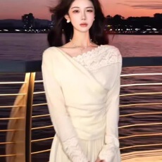 批发法式温柔风蕾丝拼接<b class='q'>长袖</b>针织衫女秋冬新款气质收腰显瘦打底衫上衣