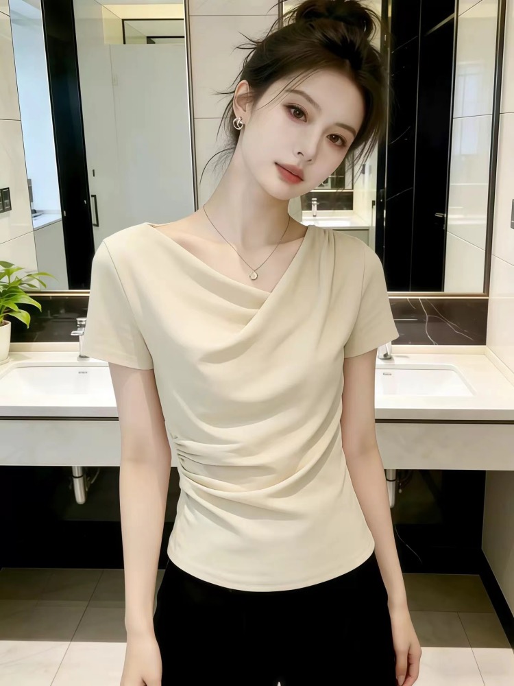 디자인 센스 흔들다 칼라 반팔 티셔츠 여성 여름 2026 새로운 올해 인기 폭발 몸매 가꾸기 슬림해 보이는 여성 맨위