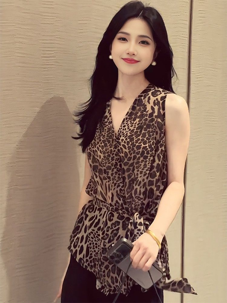 프랑스식 레트로 V넥 레오파드 무늬 민소매 조끼 여성 여름 품격 빛 요리 한 바람 세련된 작은 셔츠 허리 수축 슬림해 보이는 맨위