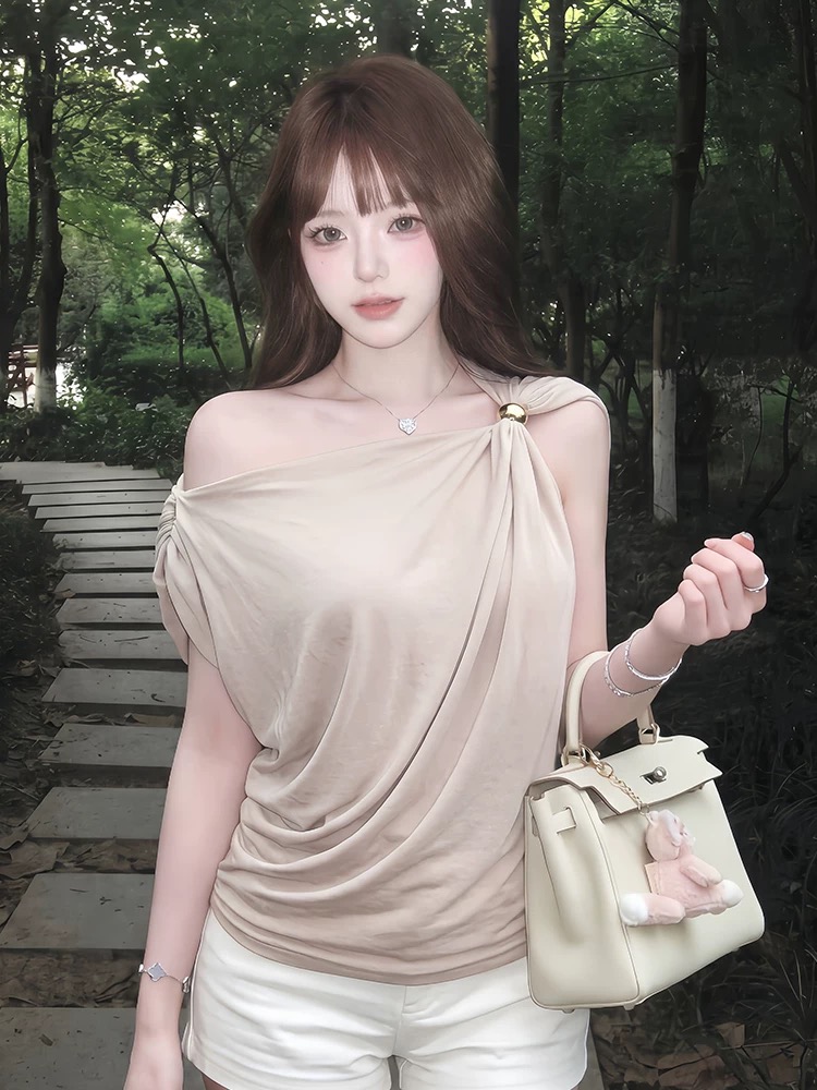 디자인 센스 금속 버클 비스듬한 어깨 티셔츠 여성 여름 한 부서 품격 루즈핏 슬림해 보이는 오프숄더 반팔 다용도 맨위