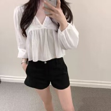 批发<b class='q'>韩国</b>chic秋季温柔小清新V领蕾丝拼接设计宽松长袖短款雪纺衬衫女