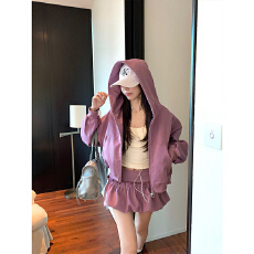 批发实拍。紫色连帽破洞短款卫衣外套小个子花苞短裙套装