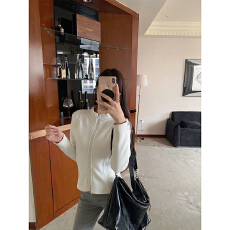 批发<b class='q'>实拍</b>。秋冬立裁双面绒保暖舒适立领双拉链小蛮腰短外套夹克女